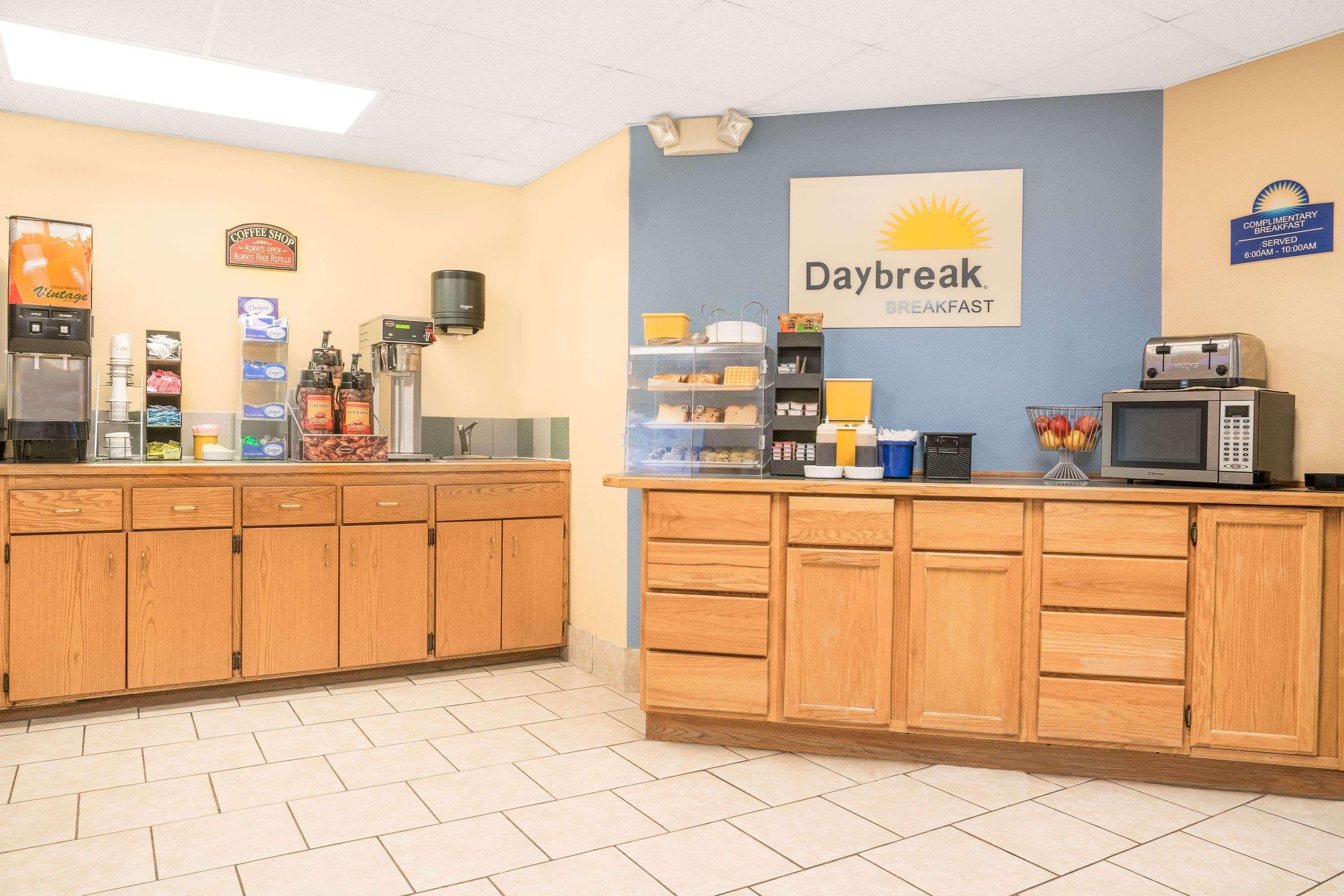 Days Inn By Wyndham Alexandria Mn Exterior foto